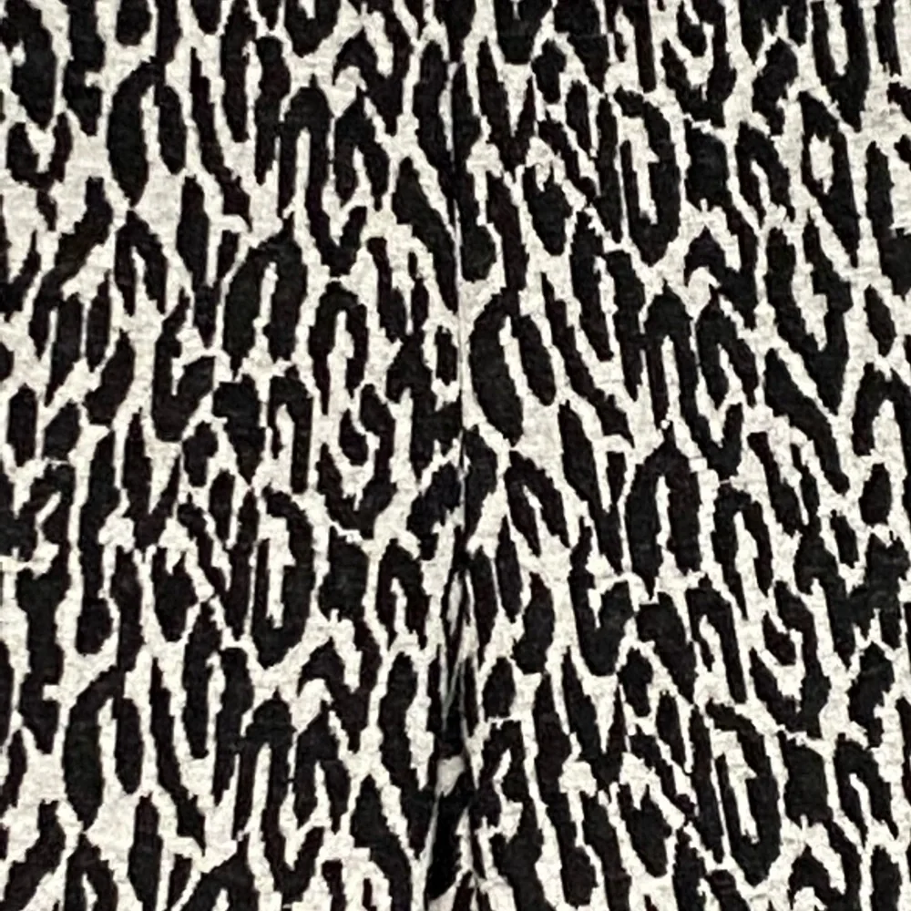 Forever 21 3X Animal Print Elastic Waist Bell Bottom Pants Gray Black - Picture 5 of 8